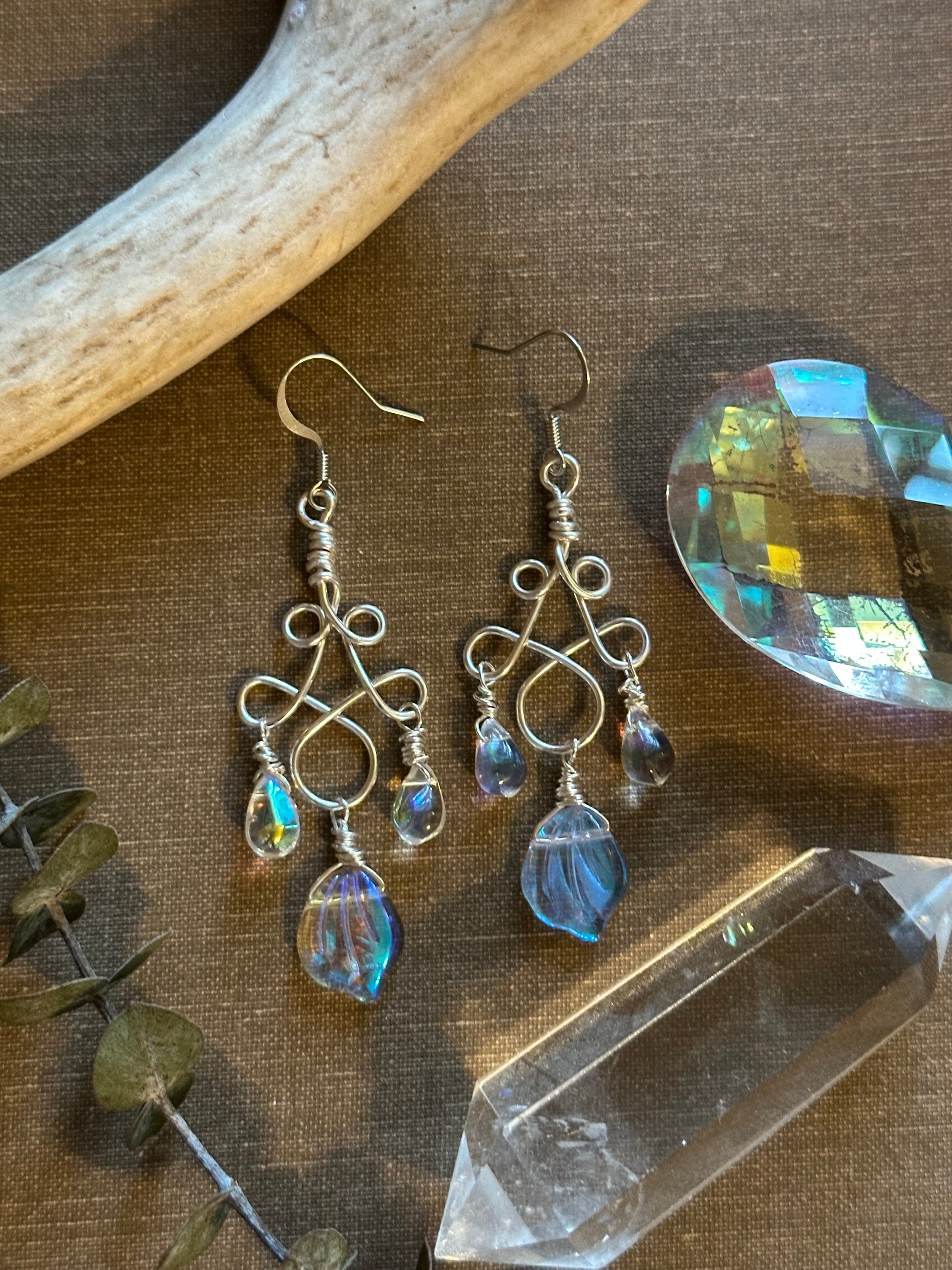 Elven Knot Dewdrop Earrings